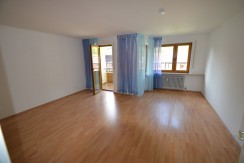 Moderne und helle 1-Zimmer-Wohnung im 3. OG mit Balkon mit Blick ins Grüne Moderne und helle 1-Zimmer-Wohnung im 3. OG mit Balkon mit Blick ins Grüne